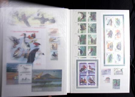 1989-1999 Mint nh collection of DUCKS in 2 stockbooks,