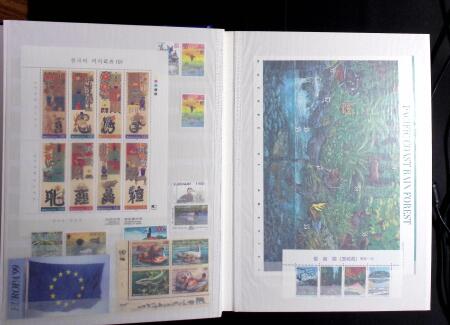 1989-1999 Mint nh collection of DUCKS in 2 stockbooks,