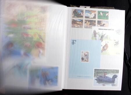 1989-1999 Mint nh collection of DUCKS in 2 stockbooks,