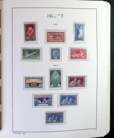 1900-1966 Collection de timbres neufs en 2 albums LEUCHTTURM