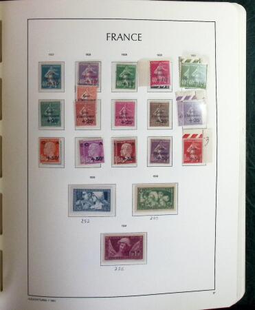 1900-1966 Collection de timbres neufs en 2 albums LEUCHTTURM