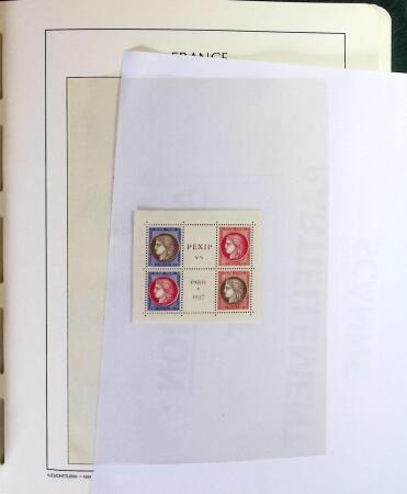 1900-1966 Collection de timbres neufs en 2 albums LEUCHTTURM