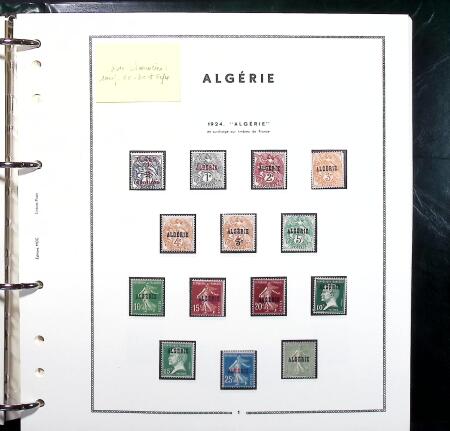 1924-2015 Collection de timbres d'Algérieen 4 albums,
