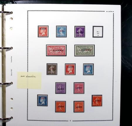 1924-2015 Collection de timbres d'Algérieen 4 albums,