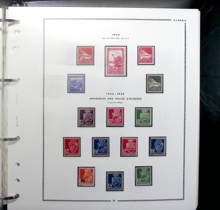 1924-2015 Collection de timbres d'Algérieen 4 albums,
