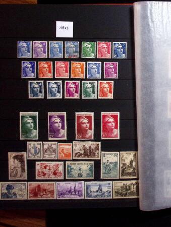 1930-2011 Collection incomplète de timbres neufs de