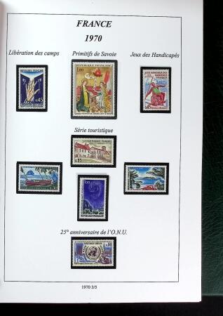 1960-2005 Collection en 4 classeurs neufs, montée sur