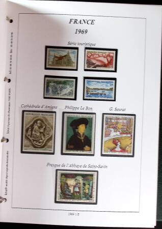 1960-2005 Collection en 4 classeurs neufs, montée sur
