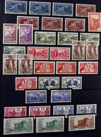 1885-1974 Collection de Réunion en 2 classeurs, menée
