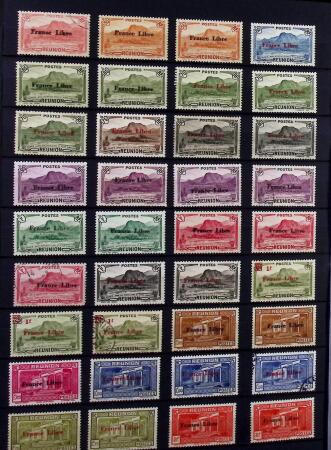 1885-1974 Collection de Réunion en 2 classeurs, menée