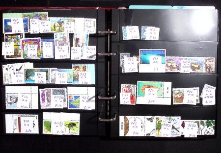 1942-94, Collection de neuf sans charnière en un album,