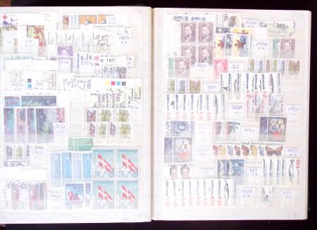 1935-2018, Chiefly never hinged collection in large