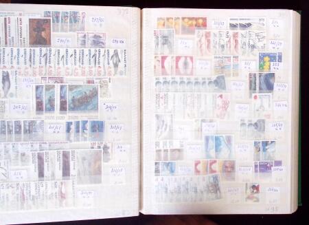 1935-2018, Chiefly never hinged collection in large