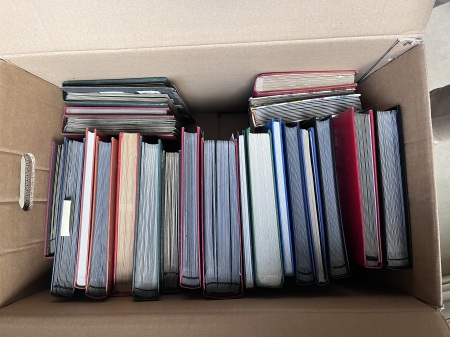 1860-2005, All-world collection in 62 albums and stockbooks, 8 smaller
