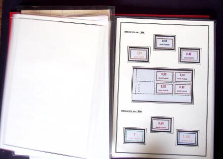 1932-1991 Un classeur de timbres fictifs avec des feuilles