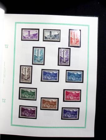 1932-95 Collection en timbres neufs sans charnière,