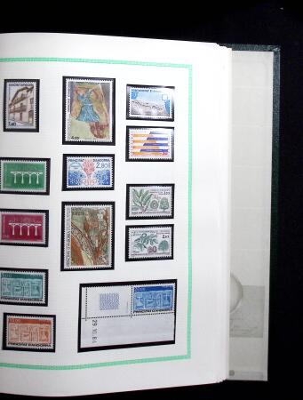1932-95 Collection en timbres neufs sans charnière,