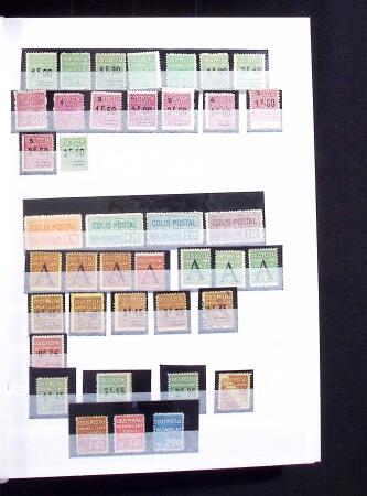 1900-59 Collection de neufs et oblitérés en 4 classeurs,