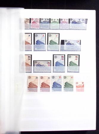 1900-59 Collection de neufs et oblitérés en 4 classeurs,