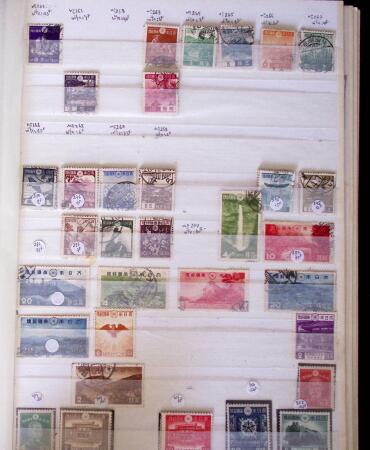 1871-2010, Mint & used collection of Japan in 11 stockbooks