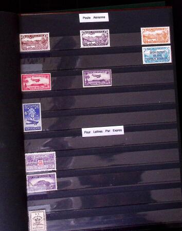 1860-1980, AUSTRALIA & NEW ZEALAND, lot of six stockbooks