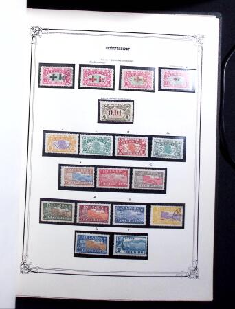 1885-1975 Belle collection de la Réunion en deux albums,