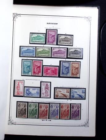 1885-1975 Belle collection de la Réunion en deux albums,