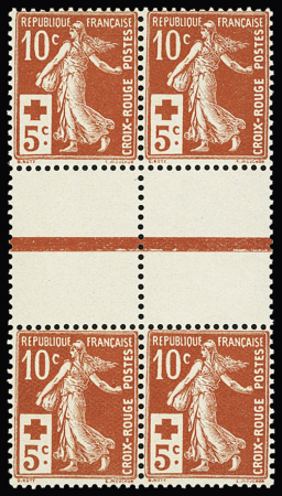 N°147 10c +5c rouge en bloc de 4 avec interpanneau