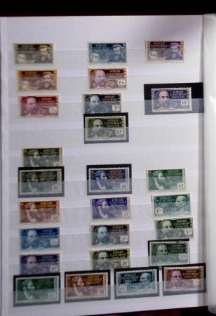 1892-1950 Collection surtout de neufs d'Afrique en 3