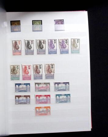 1892-1950 Collection surtout de neufs d'Afrique en 3