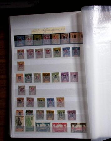 1892-1950 Collection surtout de neufs d'Afrique en 3