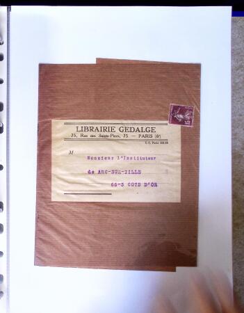 1930-1953 Classeur Bleu contenant envions 60/80 lettres