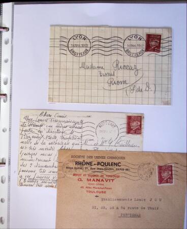 1941-1946 Classeur blanc contenant environs 300 plis