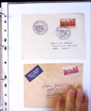 1941-1946 Classeur blanc contenant environs 300 plis