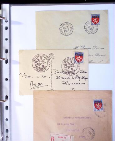 1941-1946 Classeur blanc contenant environs 300 plis