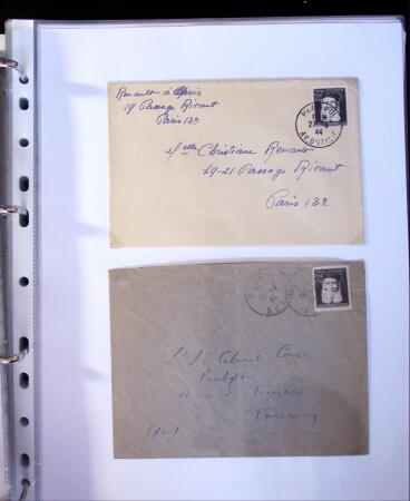 1941-1946 Classeur blanc contenant environs 300 plis