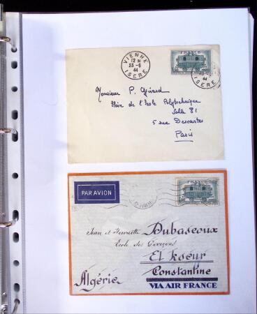 1941-1946 Classeur blanc contenant environs 300 plis