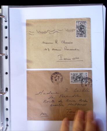 1941-1946 Classeur blanc contenant environs 300 plis