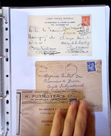 1941-1946 Classeur blanc contenant environs 300 plis