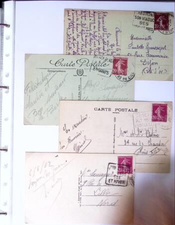 Classeur Vert contenant environs 200 lettres et cartes