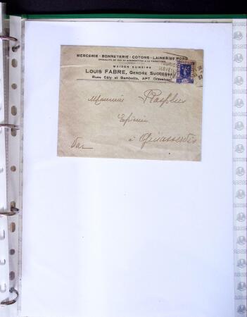 Classeur Vert contenant environs 200 lettres et cartes