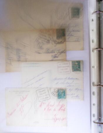 Classeur Vert contenant environs 200 lettres et cartes