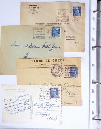 Classeur Vert contenant environs 200 lettres et cartes