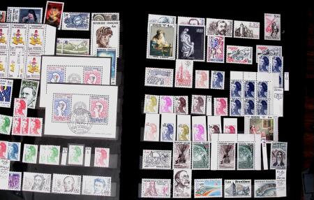 1969-2002 Collection de neufs agrémentée de nombreux
