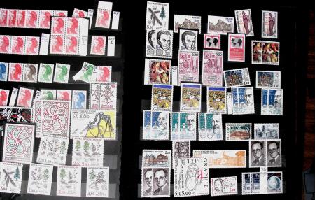 1969-2002 Collection de neufs agrémentée de nombreux