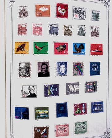 1849-1980 19 gros albums d'une collection mondialiste