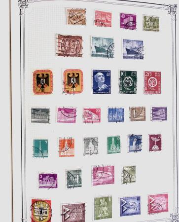 1849-1980 19 gros albums d'une collection mondialiste