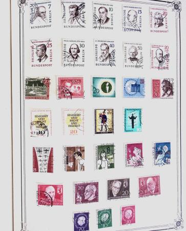 1849-1980 19 gros albums d'une collection mondialiste