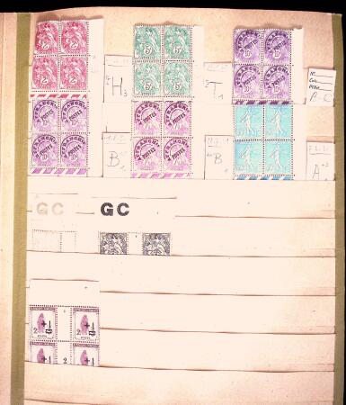 Collection de timbres neufs (oblitérés avant 1900)
