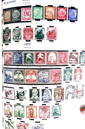 1850-2000 41 gros classeurs d'une collection mondialiste